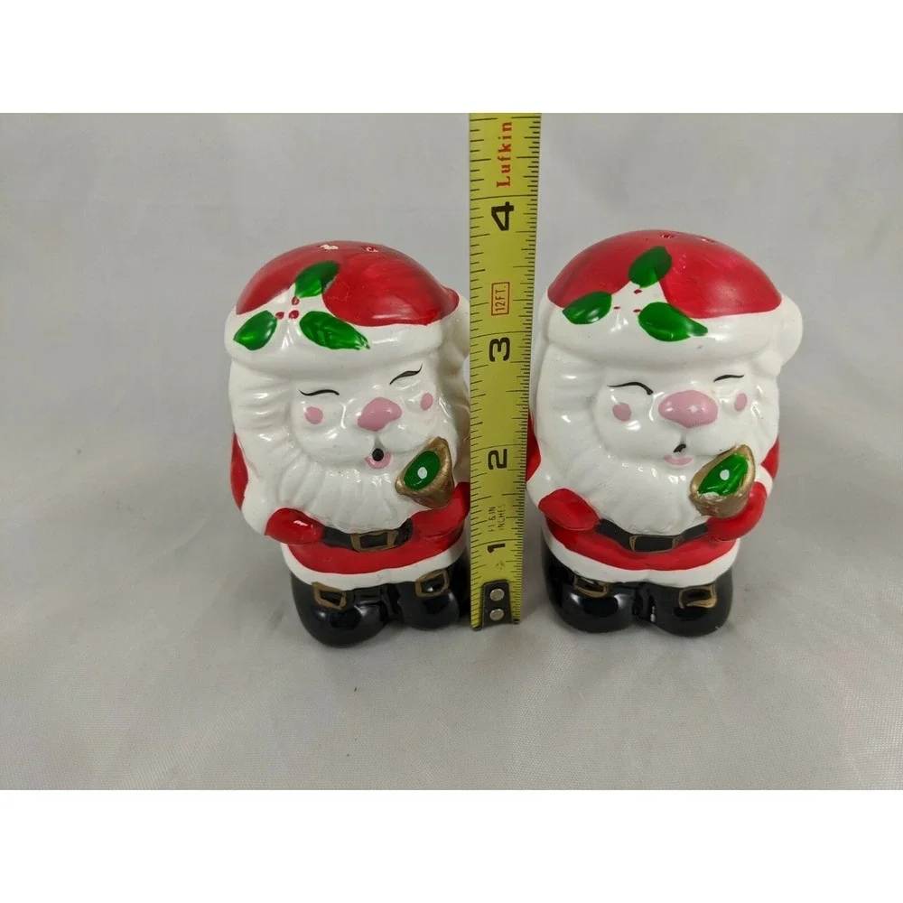Santa‎ Claus Salt Pepper Shaker